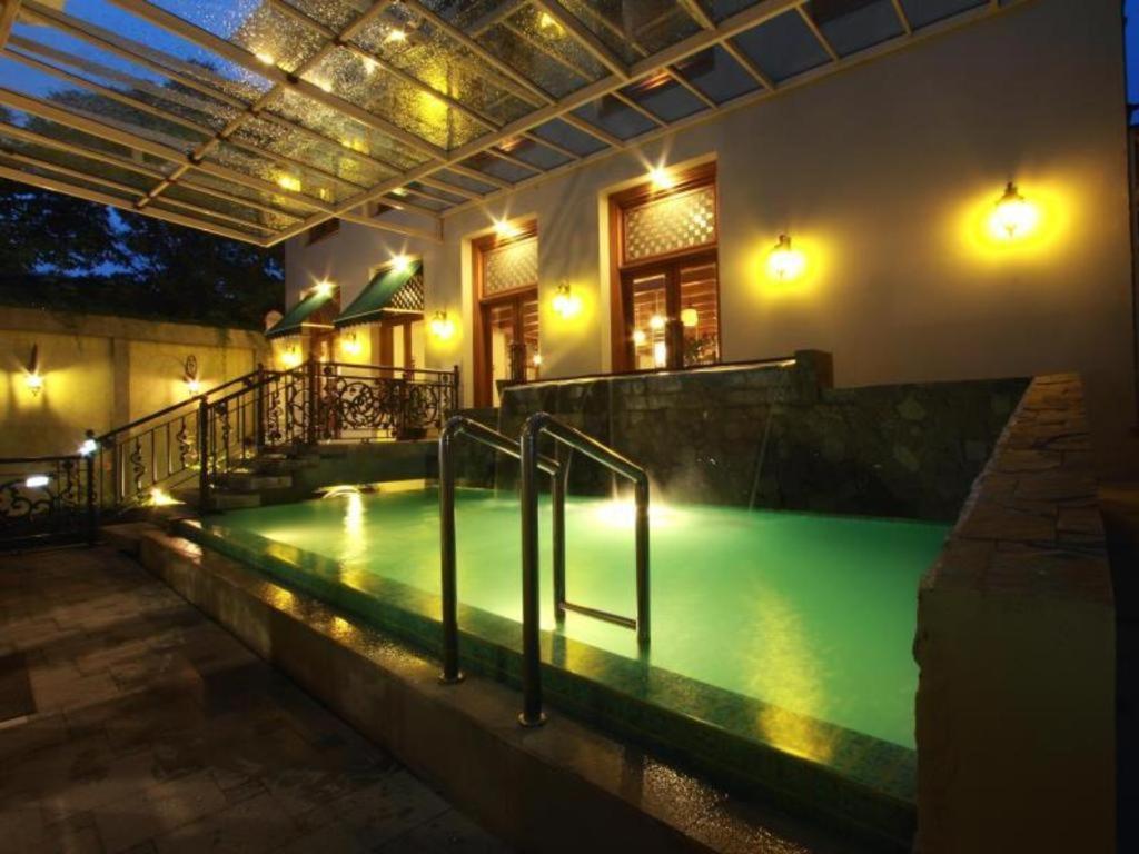 Aziza Syariah Hotel Solo By Horison Exteriör bild