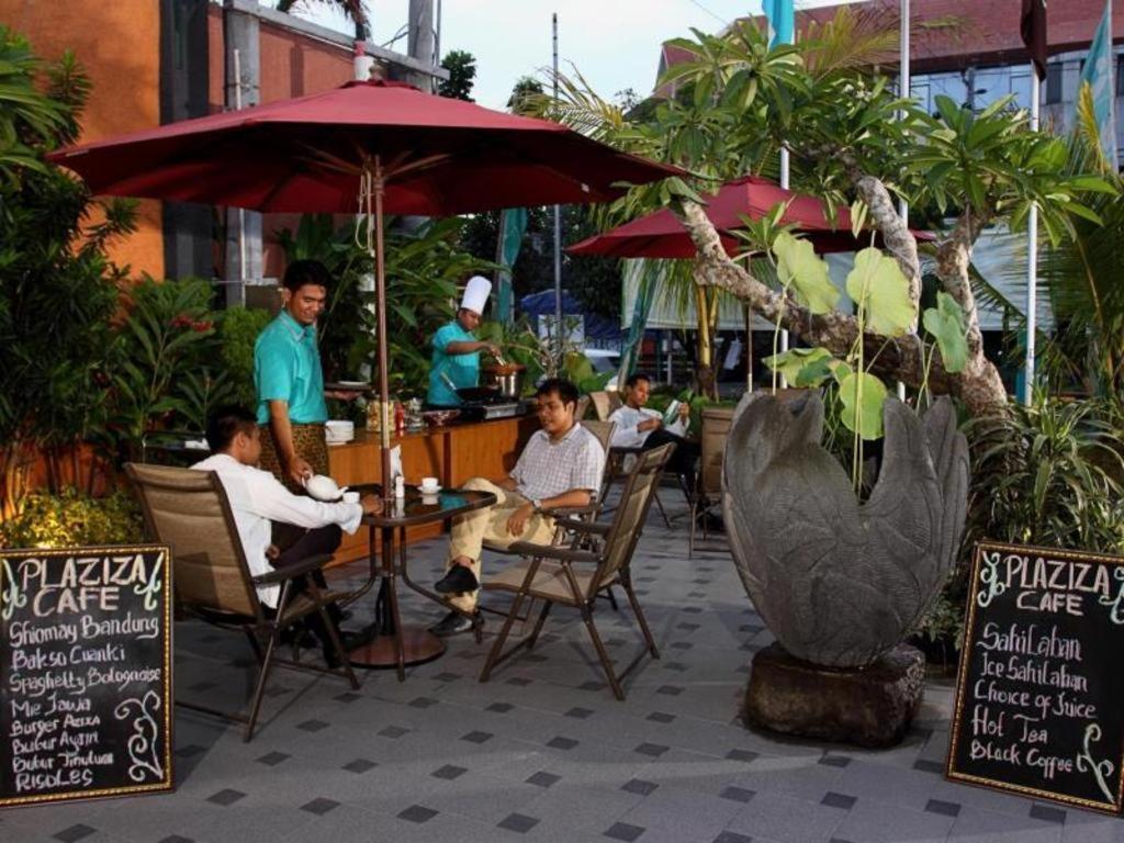 Aziza Syariah Hotel Solo By Horison Exteriör bild
