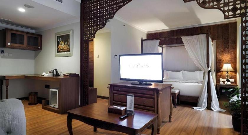 Aziza Syariah Hotel Solo By Horison Exteriör bild